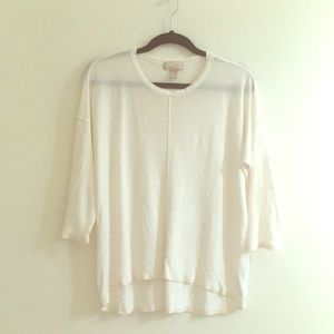 Minimal lightweight sweater